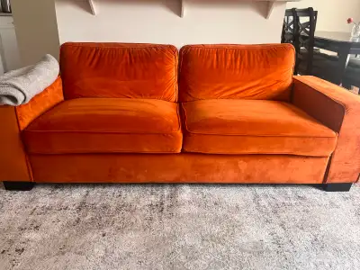 • Clean and well maintained • No tears or major stains • Comfortable and sturdy Dimensions: 80x30x28...