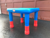 Kids' Adjustable Height Table (Indoor/Outdoor)