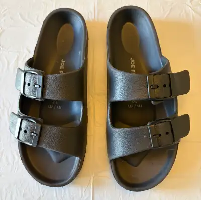 Like New Unisex Joe Fresh Black Scandals Size 1-2, View more