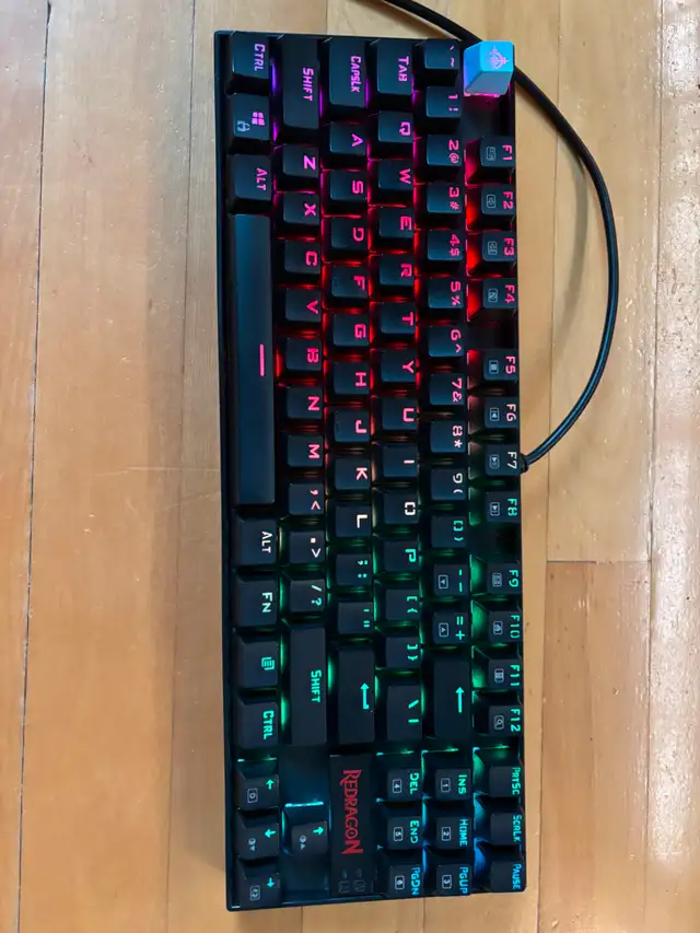 Gaming PC + Mechanical Gaming Keyboard in Desktop Computers in City of Montréal - Image 3