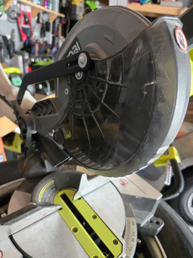 7 INCHES BATTERY POWER MITER SAW. in Power Tools in Oshawa / Durham Region - Image 3