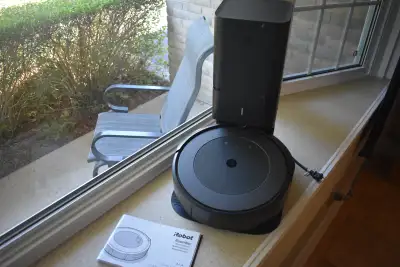 Robot aspirateur iRobot Roomba i4+EVO Self Emptying Robot Vacuum, View more