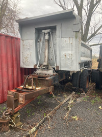 Farm dump trailer