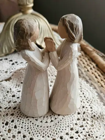 Willow Tree "Sisters by Heart" figurine $15, View more