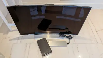 Samsung UN55HU9000 55" curved Smart LED 4K Ultra HD TV, View more