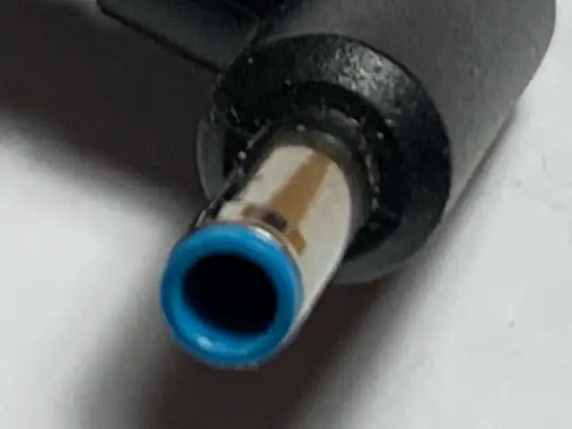 HP genuine OEM laptop adapter (blue tip) in Laptop Accessories in Oakville / Halton Region - Image 6