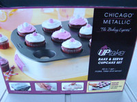 New Chicago Metallic Uptake Bake & Serve Cupcake Set