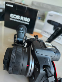 Canon EOS R100 Mirrorless Camera Set - Like New