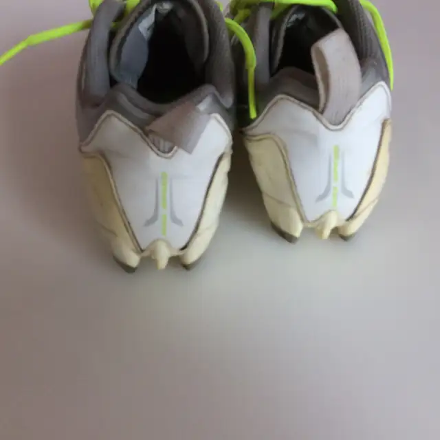Soccer shoes size 8 kids. in Kids & Youth in Mississauga / Peel Region - Image 6
