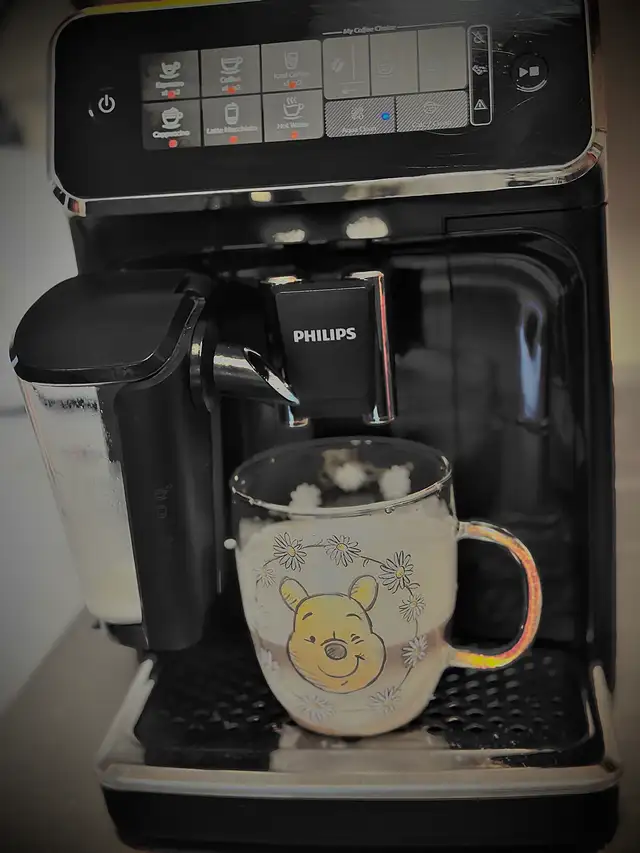 Philips 3200Espresso Machine  in Other in St. John's - Image 2