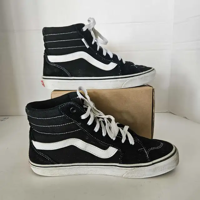 Vans  Hi Slim Canvas Skate Shoes  Womens 8.5 Black White in Women's - Shoes in Kitchener / Waterloo - Image 3