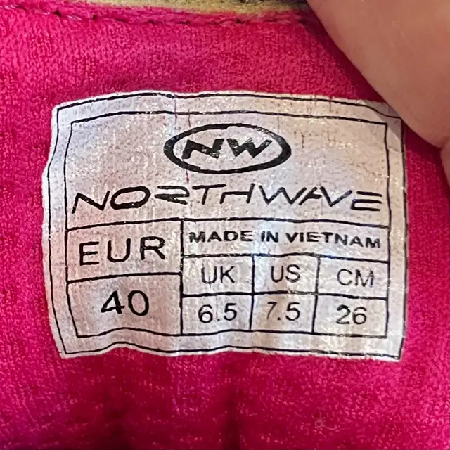 NorthWave Size 7.5 Women’s Bike Shoes Clip-in Cycling in Clothing, Shoes & Accessories in Kitchener / Waterloo - Image 6