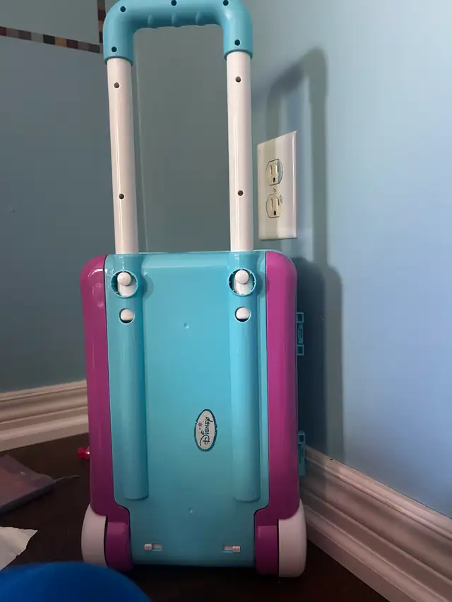 Disney Frozen Vanity Carrier (toys) in Toys in Markham / York Region - Image 10