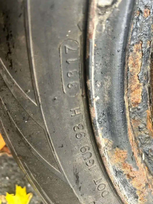 4 Winter tires with rims 215 60 R16 in Tires & Rims in Cambridge - Image 4
