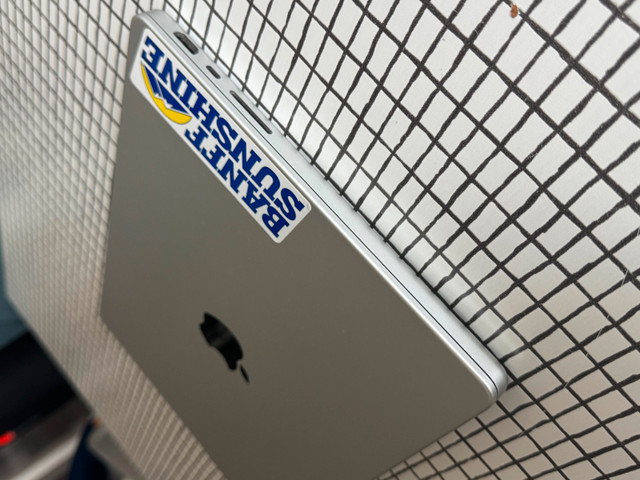 14” MacBook Pro M1Pro (2021) upgraded with 16GB RAM / 1TB SSD in Laptops in City of Toronto - Image 3