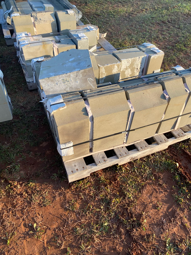 300 pieces of Wallace stone in Other in Summerside - Image 4