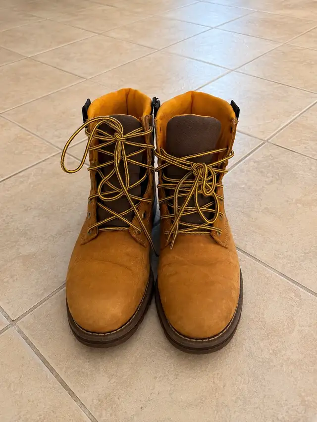 Timberland Boots in Clothing, Shoes & Accessories in Markham / York Region - Image 4