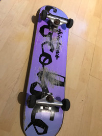 Skateboard  (prix négociable)