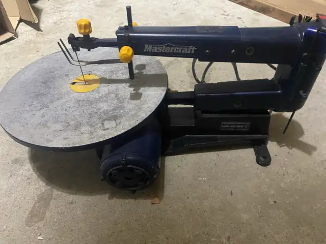Mastercraft Scroll Saw in Power Tools in Hamilton - Image 3