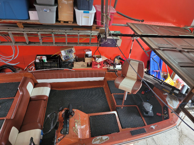 Bass boat 18' avec trailer dans Vedettes et bateaux à moteur  à Ouest de l’Île - Image 3