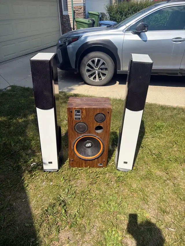  Vintage Stereo Speaker Set – Great Sound – $275 OBO in Speakers in Calgary - Image 2