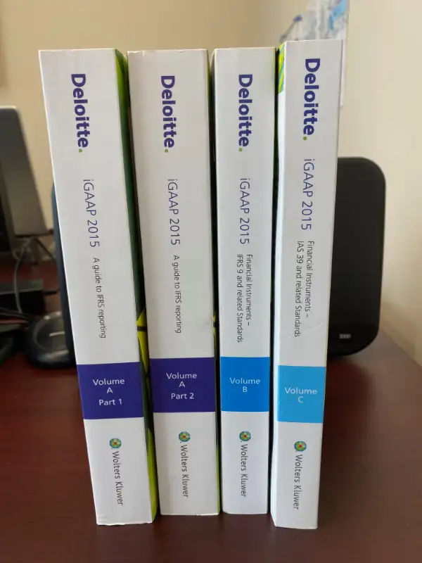 Professional books in Other in Mississauga / Peel Region - Image 3