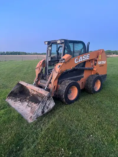 2018 Case SR250 Skid Steer – 4,200 Hours For sale is a well-maintained 2018 Case SR250 skid steer wi...