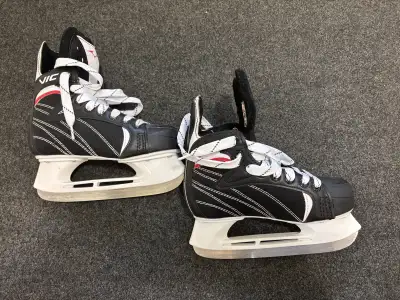 Vic hockey skates size J3, View more