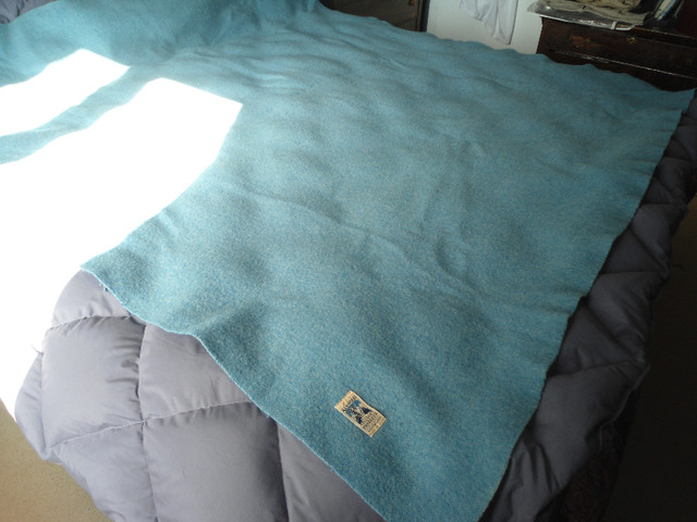 Kenwood Wool Blanket in Bedding in Gatineau - Image 4