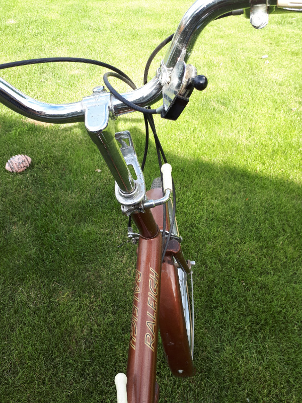 Vintage Raleigh Folding Bike in Cruiser, Commuter & Hybrid in Kamloops - Image 3