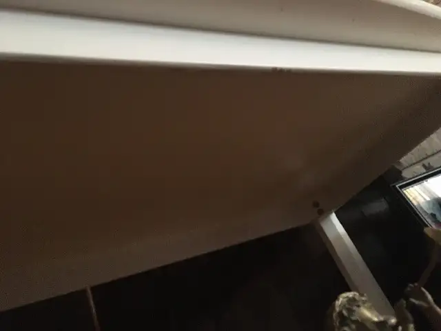 White lacquer table -can use for tv stand -kitchen table-or desk in Desks in Mississauga / Peel Region - Image 5
