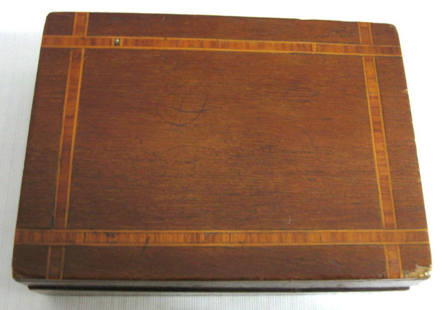 PETITE BOITE DE RANGEMENT ANTIQUE SMALL STORAGE BOX No.b dans Art et objets de collection  à Ouest de l’Île - Image 3
