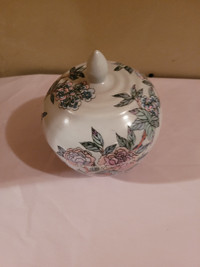 Decorative covered bowl