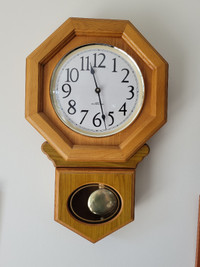 Horloge murale en bois mouvement quartz à carillon