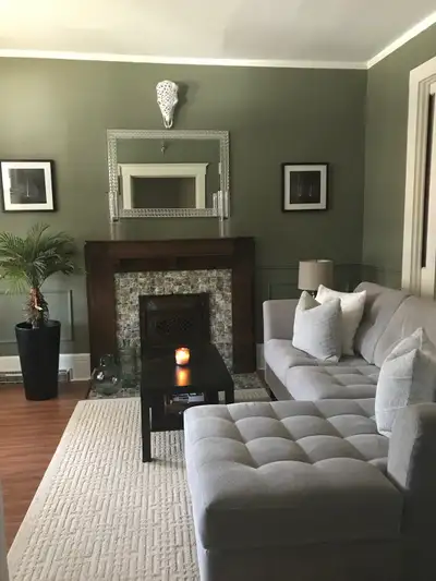 GORGEOUS ONE BEDROOM plus DEN Offers a Spacious Living Area Located in St. Clair Neighborhood in Ham...