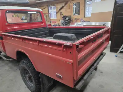 I'm selling the rear bed. For an additional amount I will sell the upper bars and the canvas.