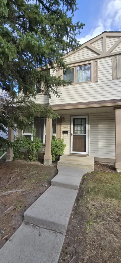 3 Bedroom Townhouse for Rent in Woodbine