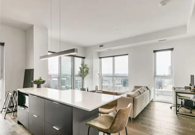 Gorgeous Harborfront Corner 2 bdrm 2 bthrm Suite