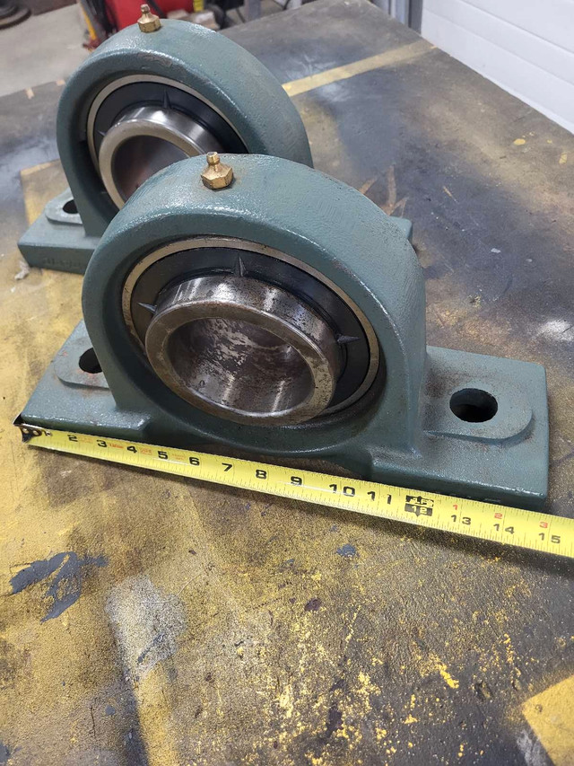 Large pillow block bearings. in Other in Winnipeg - Image 2