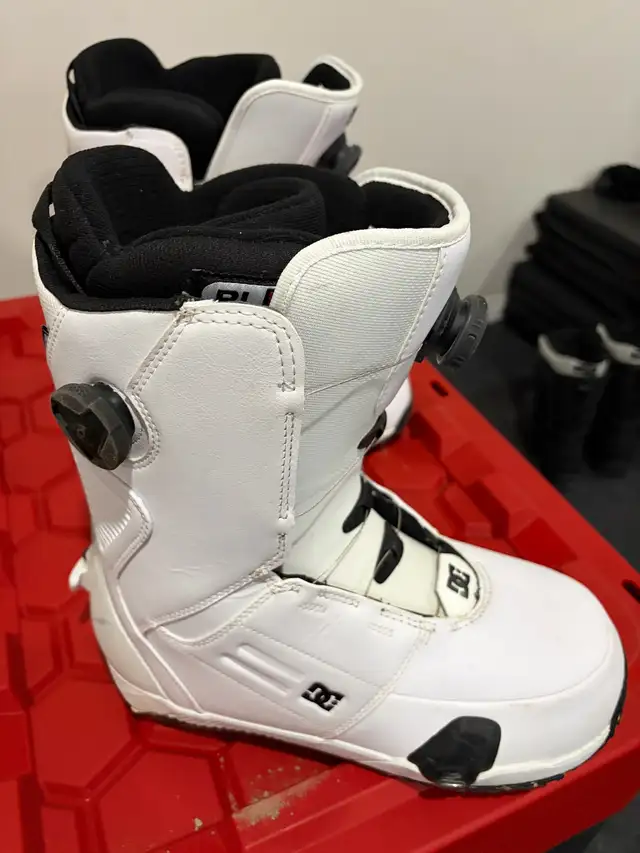 Men’s step on snowboard boots, size 12M.  in Snowboard in Edmonton - Image 3