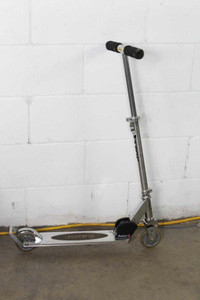 Razor Scooter with Wheelie Bar