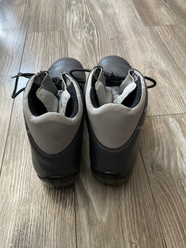 Bottes de ski de fond pour femme  dans Ski  à Trois-Rivières - Image 2