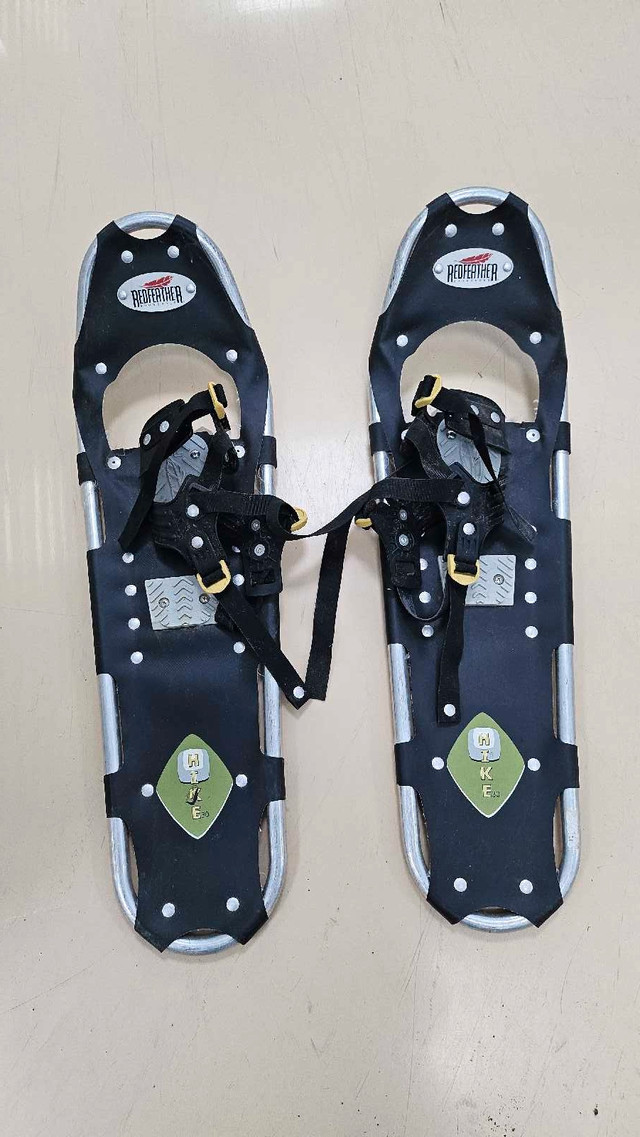 Redfeather Hike 30 Snowshoes (30 inch) in Fishing, Camping & Outdoors in Ottawa