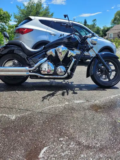 This 2013 Honda Stateline balances modern chopper styling with traditional cruiser comfort, and it c...