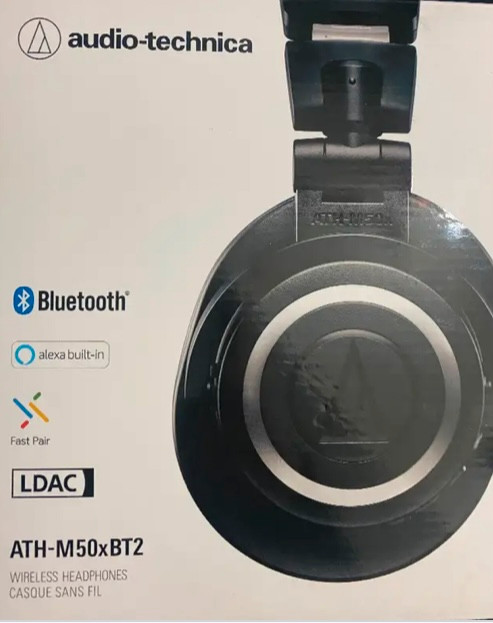 NEW IN BOX HEADPHONES Audio technica ATH M50xBT2 dans Écouteurs  à Ville de Montréal