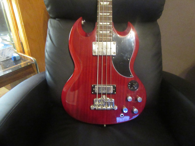 Epiphone EB-3 Bass - Cherry in Guitars in Cornwall - Image 2