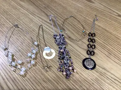 Five pieces of costume jewelry. All are in perfect condition. All five pieces for only $20.00.