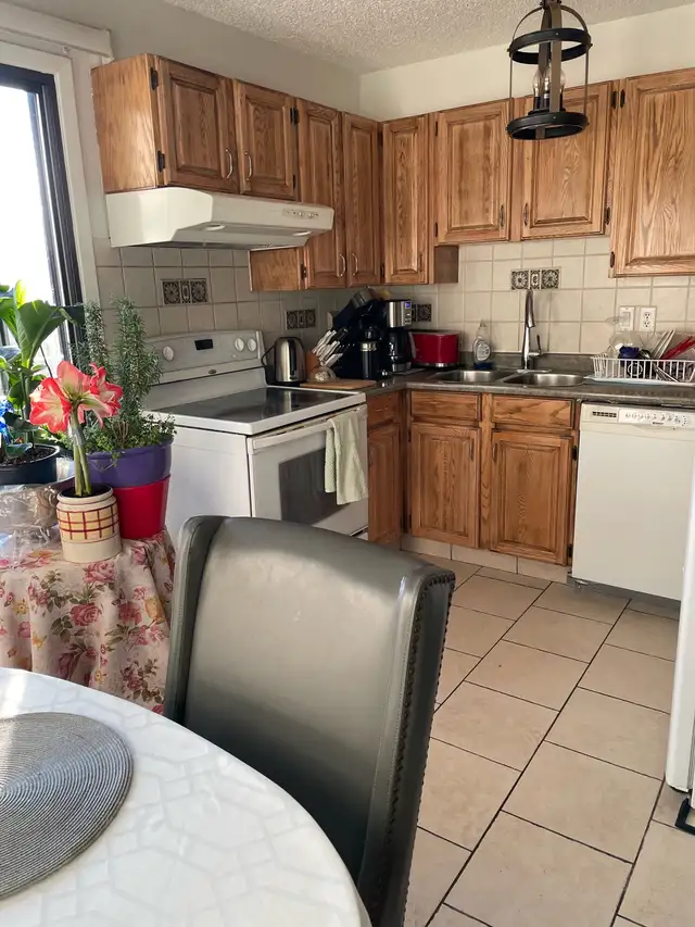 Cozy Room for Rent in NW63417637462915123