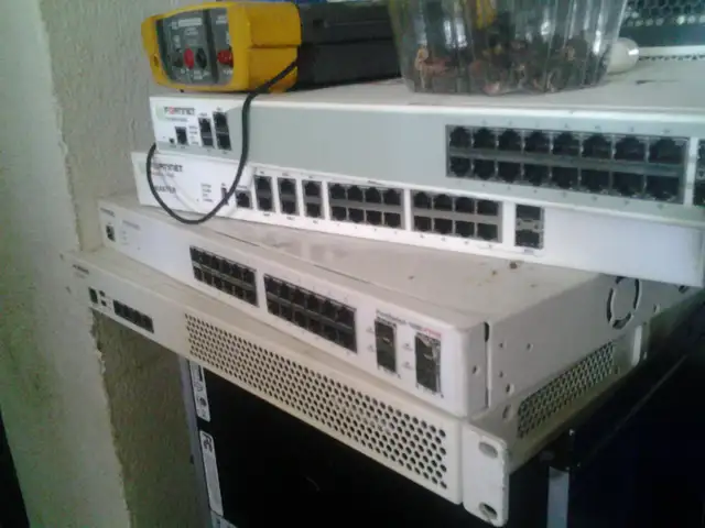 Fortinet FortiGate FG-800C-G Firewall 100+ fortinet 900+pc MAC l in Other in City of Montréal - Image 6