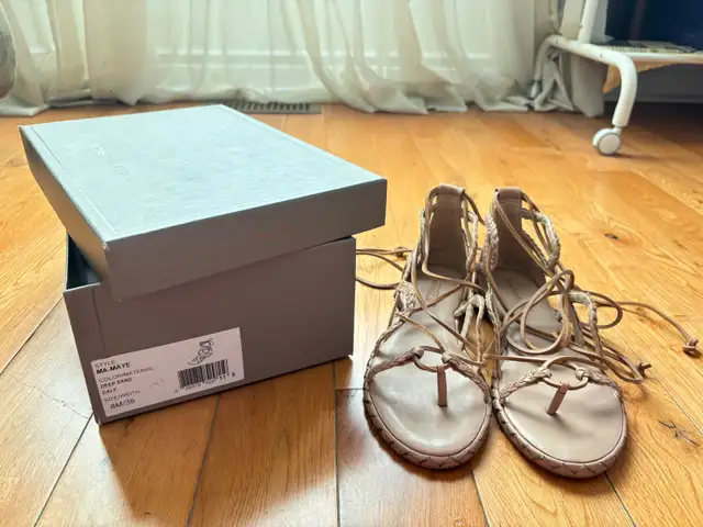 BCBG (MA-MAYE) Sandals